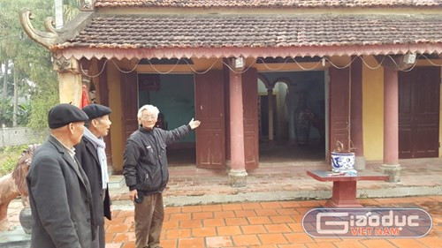 Nhiều cụ cao niên tại thôn 8, xã Quảng Hải cho rằng: qua bao nhiêu thế hệ chỉ có Nghè Yên Nam thờ phụng Đông Hải Đại Vương, Đông Giang Đại Vương và Thành Hoàng làng là những người có công khai phá, xây dựng lên một vùng miền rộng lớn trong đó có Yên Nam. Ảnh DUY PHONG. Nhiều cụ cao niên tại thôn 8, xã Quảng Hải cho rằng: qua bao nhiêu thế hệ chỉ có Nghè Yên Nam thờ phụng Đông Hải Đại Vương, Đông Giang Đại Vương và Thành Hoàng làng là những người có công khai phá, xây dựng lên một vùng miền rộng lớn trong đó có Yên Nam. Ảnh DUY PHONG.