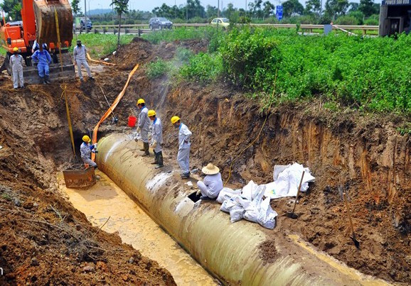 Đường ống nước Sông Đà đã vỡ nhiều lần (ảnh: Chinhphu.vn). Đường ống nước Sông Đà đã vỡ nhiều lần (ảnh: Chinhphu.vn).