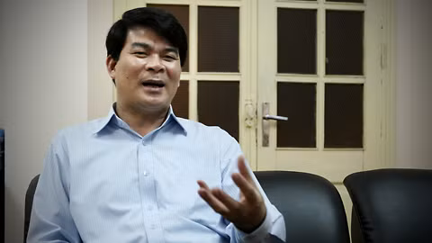 Khúc gỗ thơm, béo bổ và những con sâu, con mọt ảnh 3