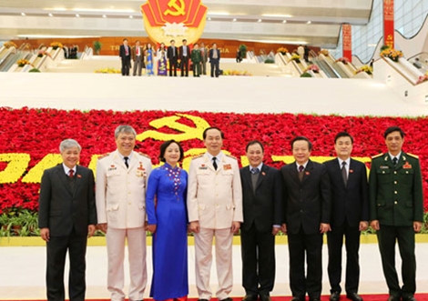 Bộ trưởng Bộ Công an Trần Đại Quang chụp ảnh lưu niệm tại Đại hội Đảng XII (ảnh: Thanh Liêm). Bộ trưởng Bộ Công an Trần Đại Quang chụp ảnh lưu niệm tại Đại hội Đảng XII (ảnh: Thanh Liêm).