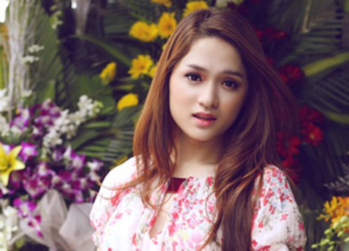 Hương Giang với hình thể là nữ, nhưng giấy tờ lại là nam. ảnh: Khám phá. Hương Giang với hình thể là nữ, nhưng giấy tờ lại là nam. ảnh: Khám phá.