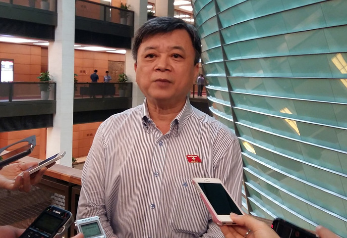 Đại biểu Trương Trọng Nghĩa lưu ý không được để xảy ra tình trạng đội giá dự án và không chậm tiến độ thi công. ảnh: Ngọc Quang. Đại biểu Trương Trọng Nghĩa lưu ý không được để xảy ra tình trạng đội giá dự án và không chậm tiến độ thi công. ảnh: Ngọc Quang.