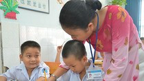 Đại biểu Quốc hội phản ánh, đánh giá học sinh tiểu học mỗi nơi một kiểu. ảnh minh họa: Tấn Thạnh/Người lao động. Đại biểu Quốc hội phản ánh, đánh giá học sinh tiểu học mỗi nơi một kiểu. ảnh minh họa: Tấn Thạnh/Người lao động.
