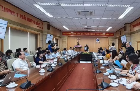 Hội nghị thảo luận các giải phóng đảm bảo an toàn phòng chống Covid-19 tại các cơ sở khám chữa bệnh.