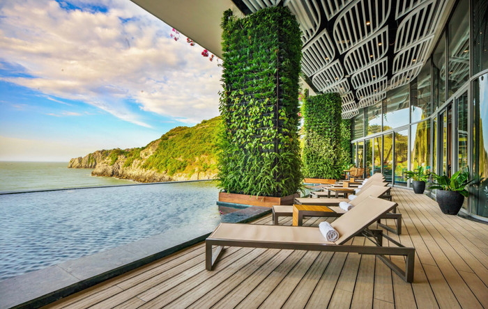 Flamingo Cat Ba Resorts sử dụng hế thống xử lý nước thải tiên tiến, giúp tiết kiệm 41% lượng nước tiêu thụ, góp phần tích cực giải quyết bài toán thiếu nước sạch trên huyện đảo Cát Hải. Flamingo Cat Ba Resorts sử dụng hế thống xử lý nước thải tiên tiến, giúp tiết kiệm 41% lượng nước tiêu thụ, góp phần tích cực giải quyết bài toán thiếu nước sạch trên huyện đảo Cát Hải.