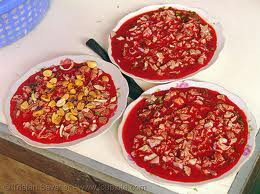 Tiết canh lợn tiềm ẩn nhiềm nguy cơ gây bệnh (Ảnh minh họa) Tiết canh lợn tiềm ẩn nhiềm nguy cơ gây bệnh (Ảnh minh họa)