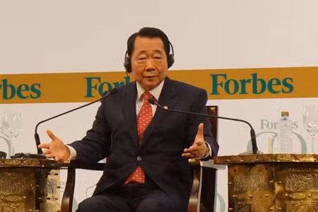 Tỷ phú Dhanin Chearavanont là chủ tịch kiêm CEO của C.P Group.