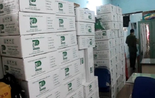 Nhiều tấn sửa "rởm" này đã tuồn ra thị trường. Nhiều tấn sửa "rởm" này đã tuồn ra thị trường.