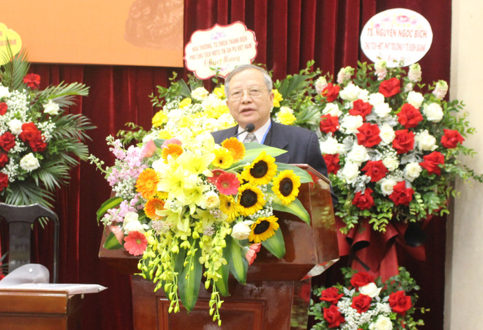 Giáo sư, Tiến sĩ Nguyễn Trọng Chuẩn - nguyên Viện trưởng Viện Triết học Viện Hàn lâm Khoa học xã hội Việt Nam, Phó Chủ tịch Hội Triết học Việt Nam, Tổng Biên tập Tạp chí Nghiên cứu Triết học phát biểu tại Hội thảo. Giáo sư, Tiến sĩ Nguyễn Trọng Chuẩn - nguyên Viện trưởng Viện Triết học Viện Hàn lâm Khoa học xã hội Việt Nam, Phó Chủ tịch Hội Triết học Việt Nam, Tổng Biên tập Tạp chí Nghiên cứu Triết học phát biểu tại Hội thảo.