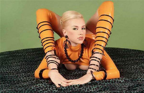 Sởn gai ốc trước những mỹ nữ uốn mình dẻo hơn trăn ảnh 17 Sởn gai ốc trước những mỹ nữ uốn mình dẻo hơn trăn ảnh 17