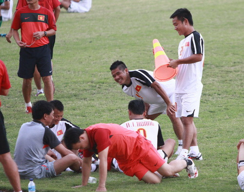 HLV Falko Goetz: U23 Việt Nam sẽ giành ngôi đầu bảng ảnh 1 HLV Falko Goetz: U23 Việt Nam sẽ giành ngôi đầu bảng ảnh 1