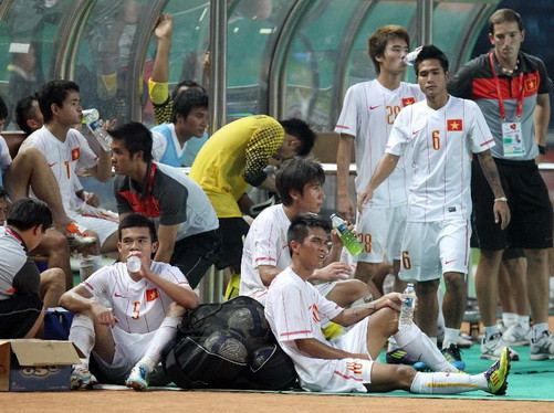 U23 VN trình diễn bộ mặt nhợt nhạt, thiếu sinh khí. U23 VN trình diễn bộ mặt nhợt nhạt, thiếu sinh khí.