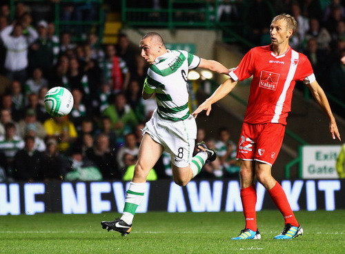 Sion (trái) đang mang lại nhiều rắc rối cho bóng đá Thụy Sĩ. Sion (trái) đang mang lại nhiều rắc rối cho bóng đá Thụy Sĩ.