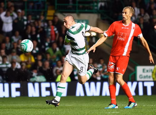 Sion (trái) đang mang lại nhiều rắc rối cho bóng đá Thụy Sĩ. Sion (trái) đang mang lại nhiều rắc rối cho bóng đá Thụy Sĩ.