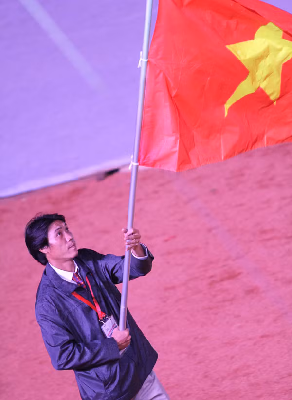 Lá quốc kỳ Việt Nam đã bay cao ở Indonesia. Lá quốc kỳ Việt Nam đã bay cao ở Indonesia.