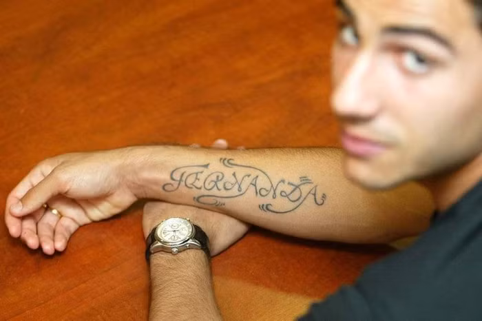 Ricardo Quaresma xăm lên tay tên của mẹ mình.