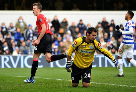 Carrick ăn mừng bàn thắng.