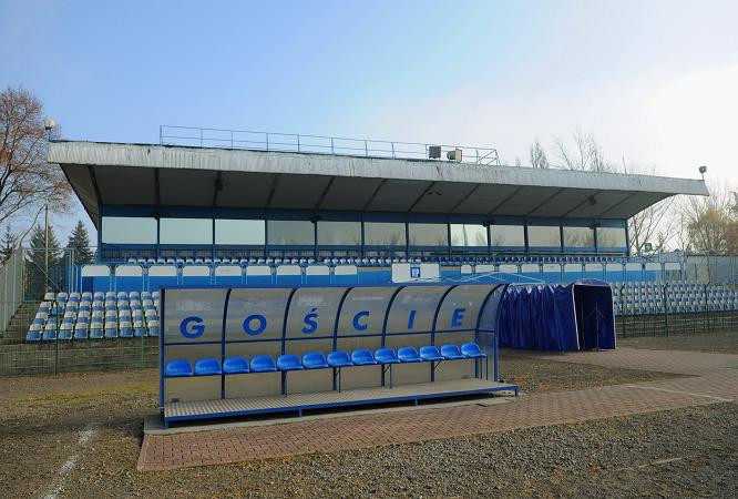 Đây là băng ghế kỹ thuật của các đội bóng khi đến làm khách của Hutnik Krakow.
