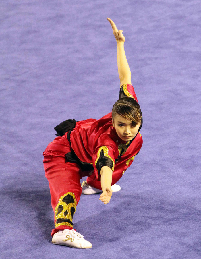 Còn đây là Mai Phương với tấm HCV quý báu môn wushu. Còn đây là Mai Phương với tấm HCV quý báu môn wushu.