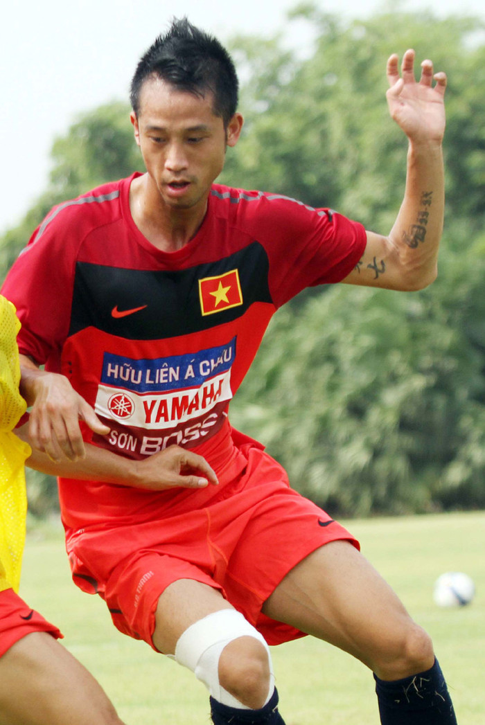 Trung vệ Như Thành. Trung vệ Như Thành.