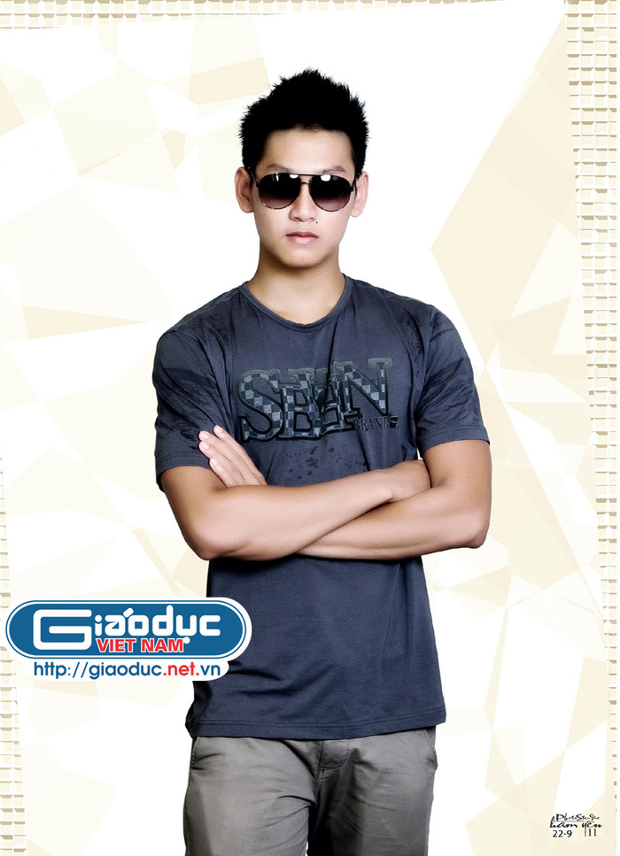 Quý Phước là con thứ 7 trong một gia đình rất đông anh em, điều kiện kinh tế không mấy khá giả. Quý Phước là con thứ 7 trong một gia đình rất đông anh em, điều kiện kinh tế không mấy khá giả.