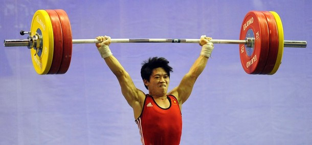 Sang nội dung cử đẩy, Quốc Toàn tự tin với mức tạ 149kg, anh dễ dàng vượt qua. Lần đẩy thứ hai, toàn quyết định chọn mức tạ 153kg. Sang nội dung cử đẩy, Quốc Toàn tự tin với mức tạ 149kg, anh dễ dàng vượt qua. Lần đẩy thứ hai, toàn quyết định chọn mức tạ 153kg.