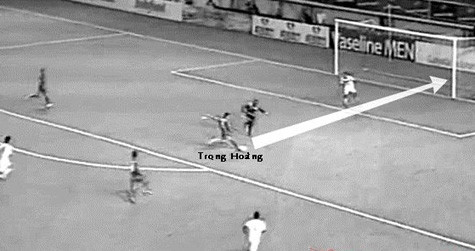 Bàn thắng mở tỷ số của Trọng Hoàng. Bàn thắng mở tỷ số của Trọng Hoàng.