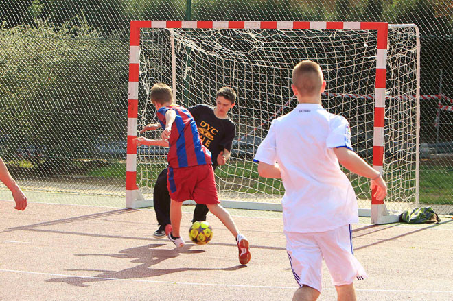 Bạn trai của Selena Gomez ghi được một bàn. Bạn trai của Selena Gomez ghi được một bàn.