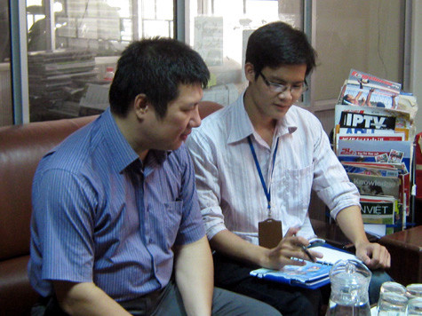 BLV Quang Huy (trái): “VTC không bao giờ chấp nhận sóng không sạch”. BLV Quang Huy (trái): “VTC không bao giờ chấp nhận sóng không sạch”.