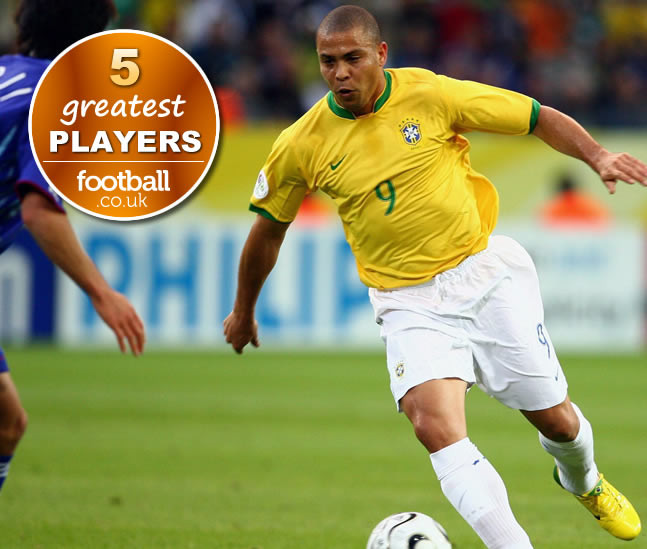 “Người ngoài hành tinh” Ronaldo, nhà vô địch thế giới năm 1994 và 2002. (Ngắm 10 bàn thắng đẹp nhất của ‘người ngoài hành tinh’ Ronaldo)