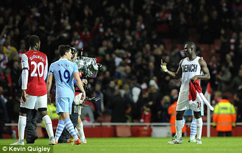 Theo báo chí Anh, bộ đôi người Pháp này suýt tẩn nhau trong đường hầm sân Emirates.