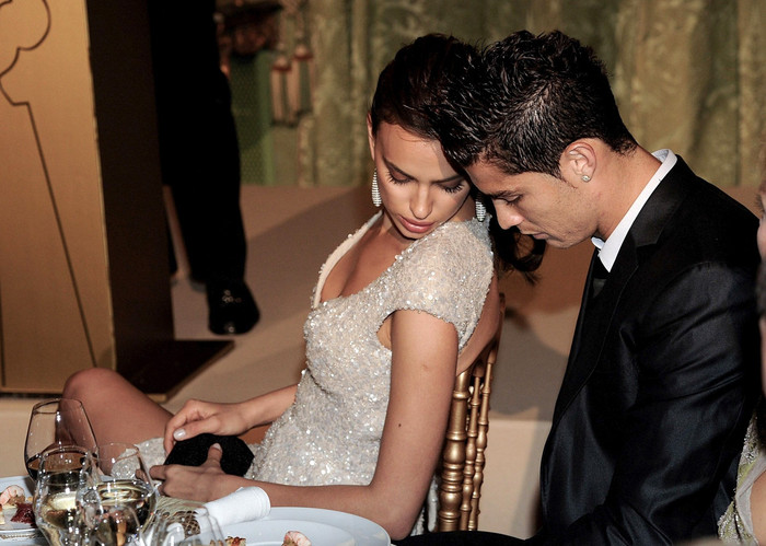 Tờ Economista chỉ trích họ là những kẻ “thiếu giáo dục”.