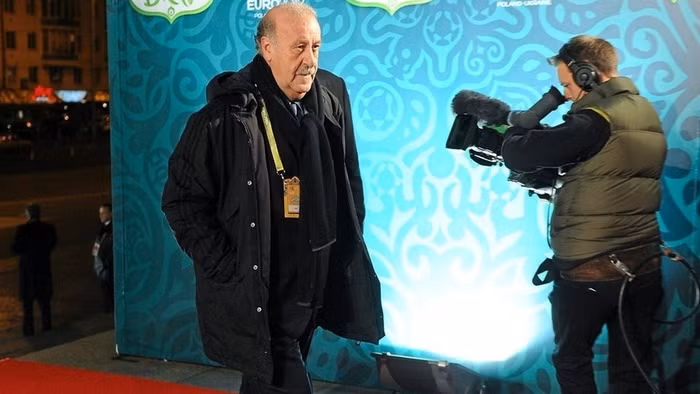 Và HLV Del Bosque (Tây Ban Nha).