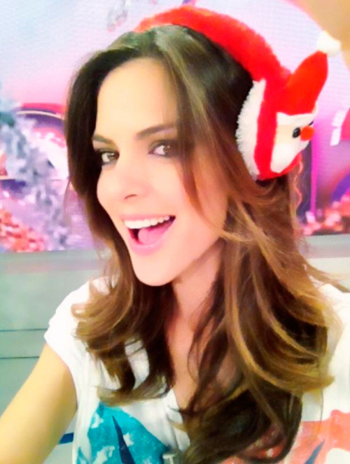 Belluscio Romina, bạn gái của tiền vệ Guti làm điệu. Belluscio Romina, bạn gái của tiền vệ Guti làm điệu.