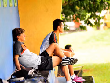 Ông Goetz ngồi trầm ngâm.