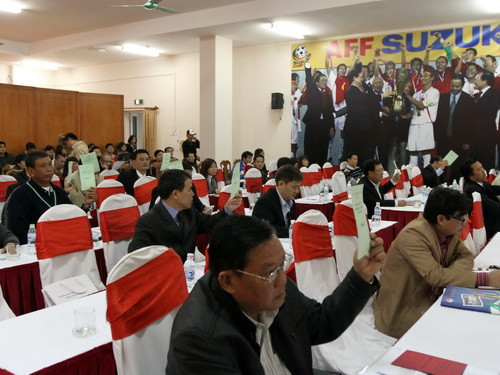 Hầu hết các vấn đề được đưa ra ở ĐH cổ đông VPF được thông qua chóng vánh với tỷ lệ đồng thuận 100%. Ảnh: VSI Hầu hết các vấn đề được đưa ra ở ĐH cổ đông VPF được thông qua chóng vánh với tỷ lệ đồng thuận 100%. Ảnh: VSI