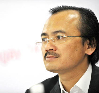 Chủ tịch VPF Võ Quốc Thắng tin bầu Kiên. Chủ tịch VPF Võ Quốc Thắng tin bầu Kiên.