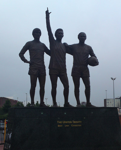 Bức tượng United Trinity. Bức tượng United Trinity.