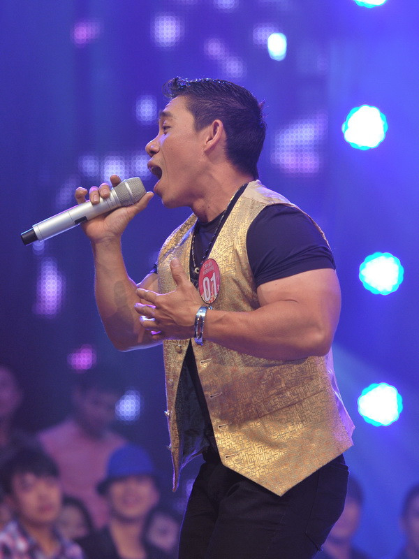 Sở hữu giọng hát mượt mà, hút hồn, Phạm Văn Mách sẽ dấn thân vào lĩnh vực âm nhạc.