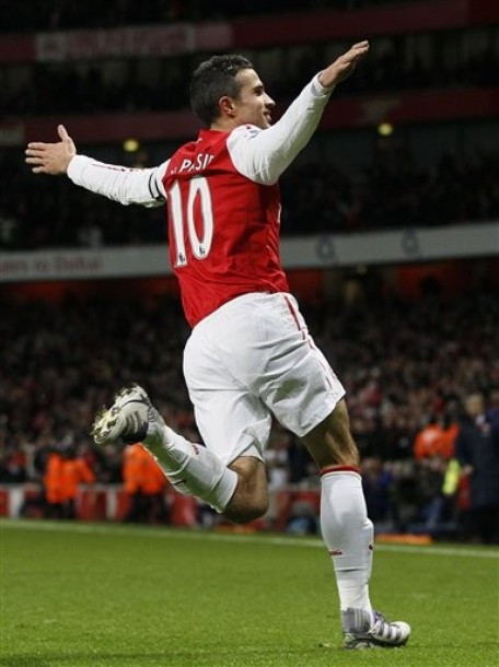 Đây là bàn thắng thứ 15 của Van Persie sau 15 trận đấu của mùa giải này. Đây là bàn thắng thứ 15 của Van Persie sau 15 trận đấu của mùa giải này.