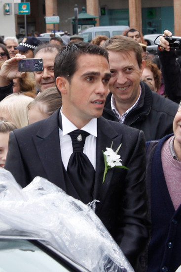 Alberto Contador đã 3 lần vô địch Tour de France (2007, 2009, 2010), 2 lần quán quân Giro d Italia (2008, 2011) và vô địch Vuelta a España (2008). Anh là cua-rơ thứ 5 trong lịch sử (và là cua-rơ Tây Ban Nha đầu tiên) thống nhất 3 danh hiệu lớn này. Alberto Contador đã 3 lần vô địch Tour de France (2007, 2009, 2010), 2 lần quán quân Giro d Italia (2008, 2011) và vô địch Vuelta a España (2008). Anh là cua-rơ thứ 5 trong lịch sử (và là cua-rơ Tây Ban Nha đầu tiên) thống nhất 3 danh hiệu lớn này.