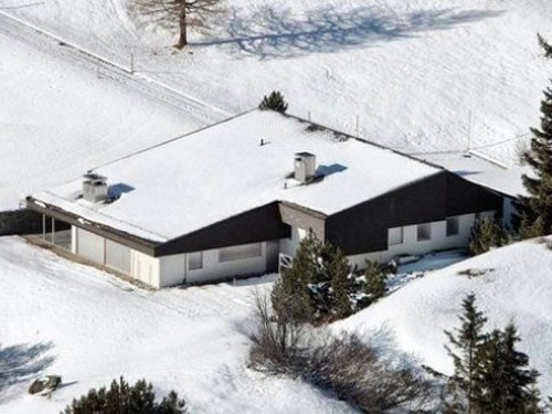 Biệt thự cũ đầy tuyết của Federer. Biệt thự cũ đầy tuyết của Federer.