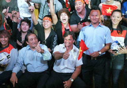 Ông Hỷ trước ngày lên đường cứ khăng khăng U23VN sẽ đoạt HCV. Ông Hỷ trước ngày lên đường cứ khăng khăng U23VN sẽ đoạt HCV.