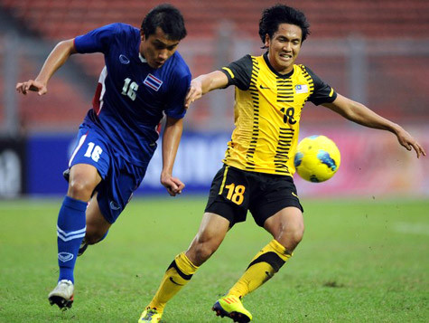 Tiền đạo tuổi teen Ibrahim Syahrul tỏ ra khá vô duyên trận đấu này. Tiền đạo tuổi teen Ibrahim Syahrul tỏ ra khá vô duyên trận đấu này.