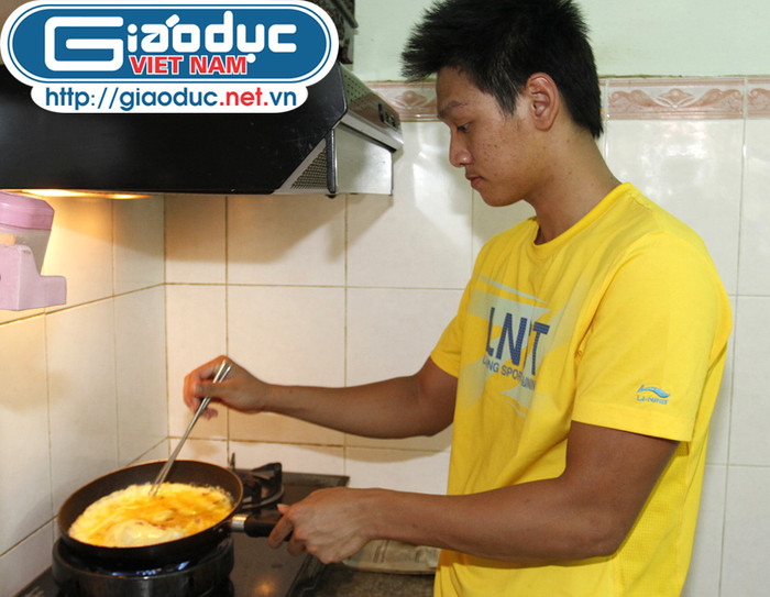 … Và trứng rán. … Và trứng rán.