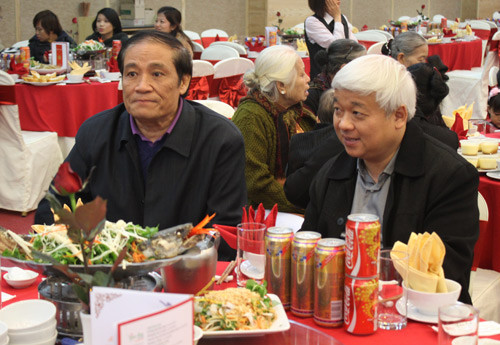 Bầu Kiên (CLB Hà Nội) và chủ tịch VFF Nguyễn Trọng Hỷ dự đám cưới Thành Lương.