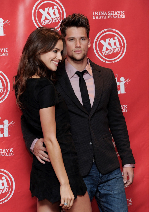 Irina Shayk cùng nam người mẫu này đã xuất hiện trong rất nhiều bộ ảnh quảng cáo của Xti. Irina Shayk cùng nam người mẫu này đã xuất hiện trong rất nhiều bộ ảnh quảng cáo của Xti.