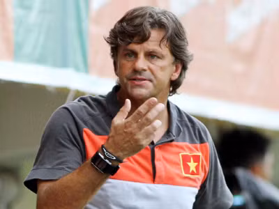 HLV Falko Goetz có nguy cơ mất chức.