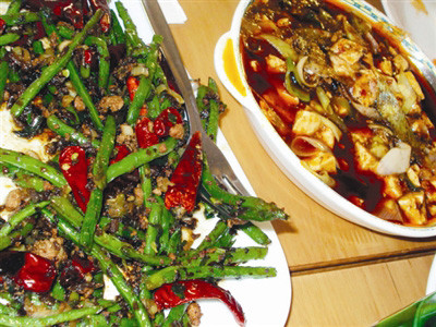 Thức ăn ở làng VĐV.