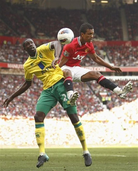 Nani chơi mờ nhạt và bị thay ra sớm. Nani chơi mờ nhạt và bị thay ra sớm.